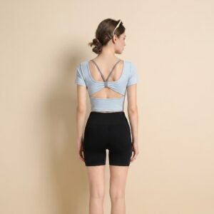 Fake two-piece sporty short sleeve crop top
